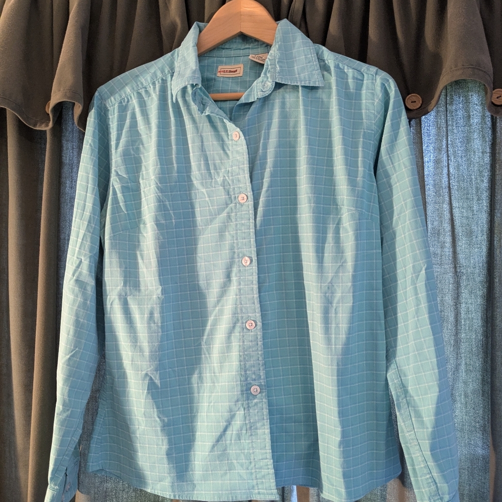 LL Bean Blue Casual Button Down Shirt for Everyday Elegance